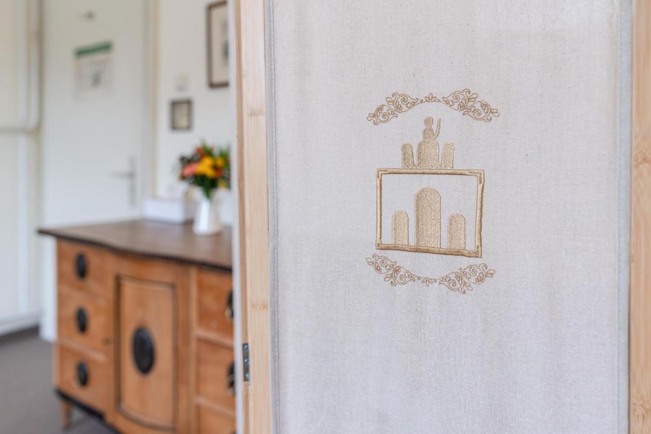 Eenpersoonskamer met Gedeelde Badkamer en Toilet