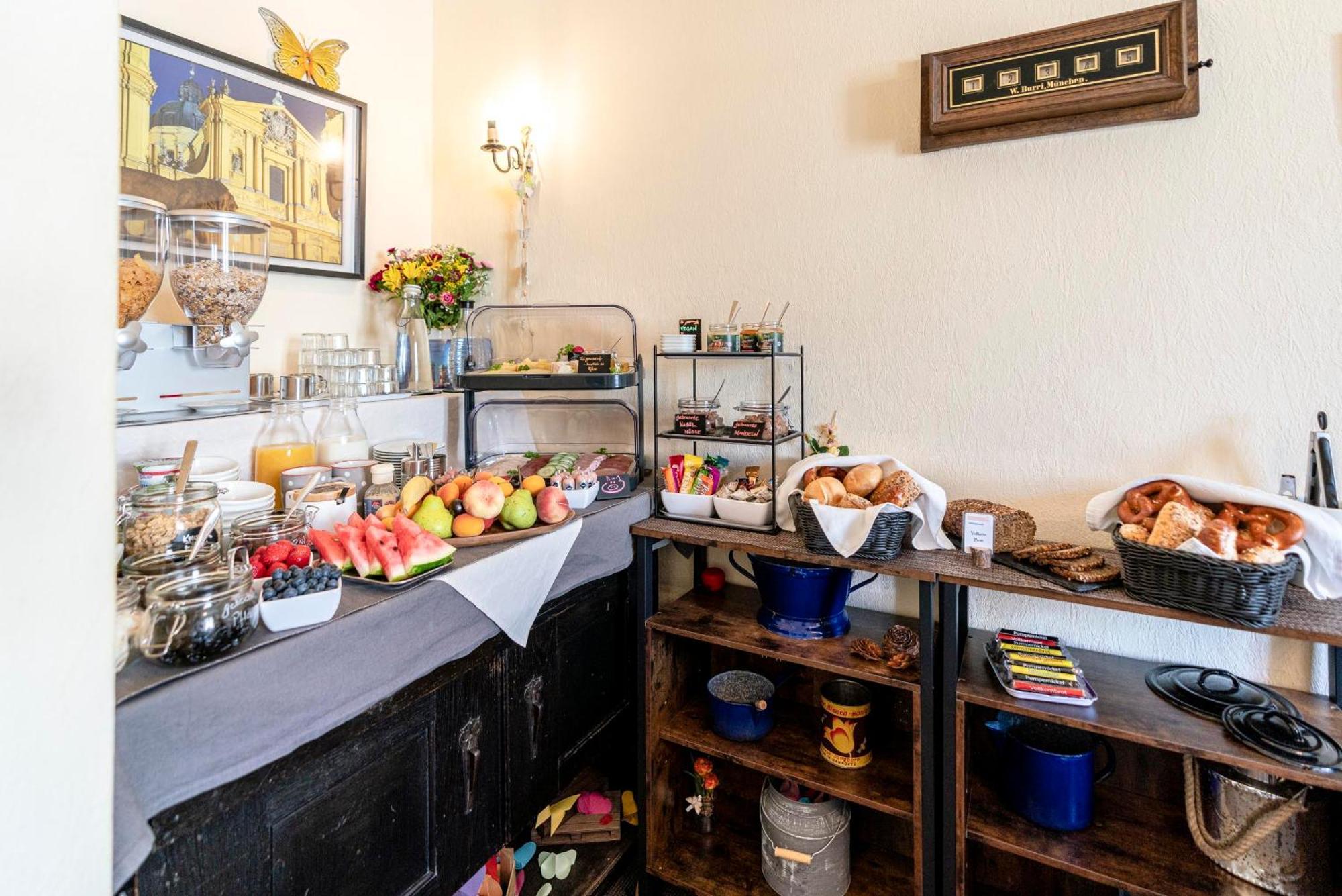 Tweepersoonskamer met Gedeelde Badkamer