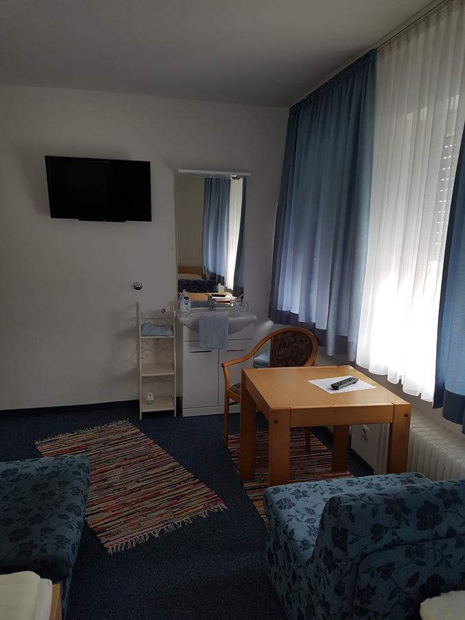 Tweepersoonskamer met Gedeelde Badkamer